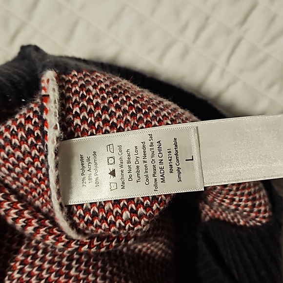 LuLaRoe Christmas sweater - Picture 6 of 6